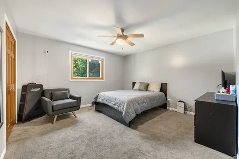 4925 144TH Street Midlothian IL 60445
