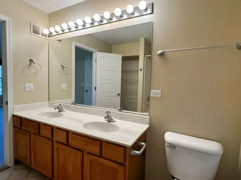 568 Truman Drive Oswego IL 60543