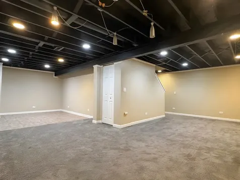 568 Truman Drive Oswego IL 60543