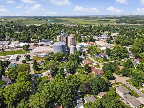 304 East Elm Street Fairbury IL 61739