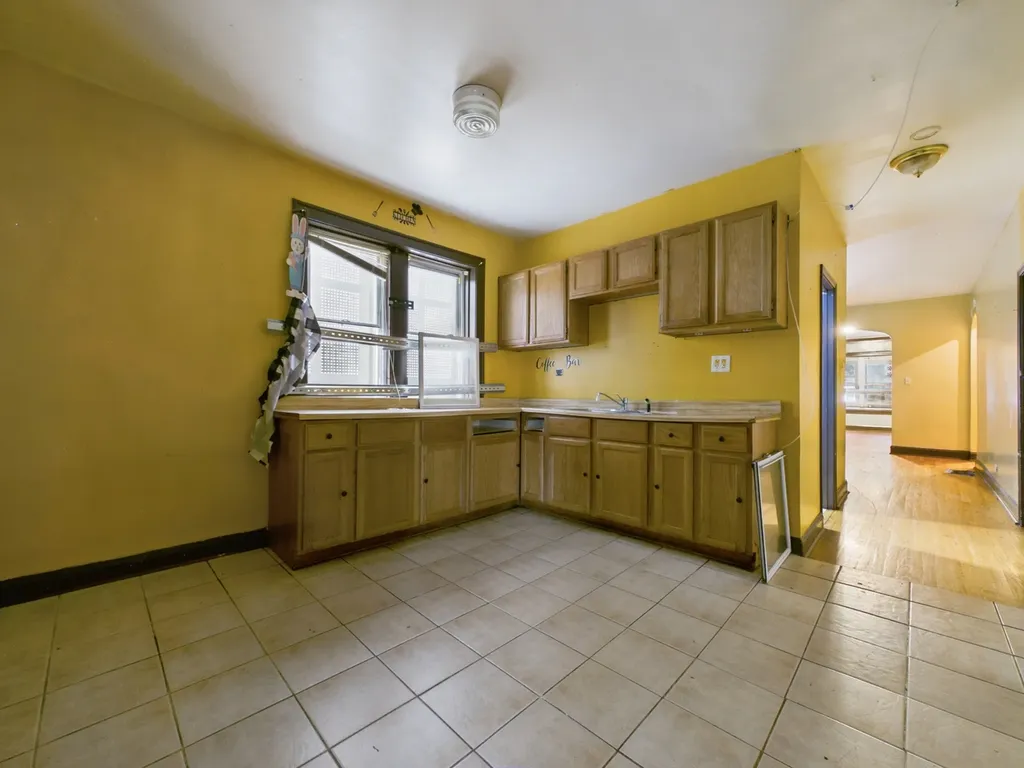 6123 South Troy Street Chicago IL 60629