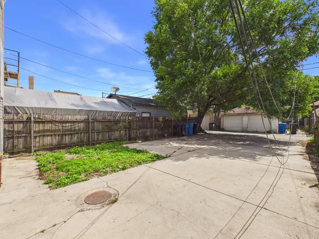6123 South Troy Street Chicago IL 60629