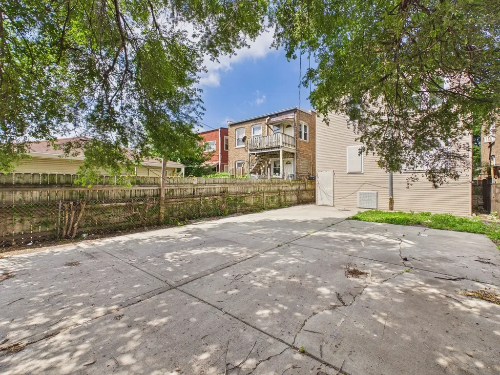 6123 South Troy Street Chicago IL 60629