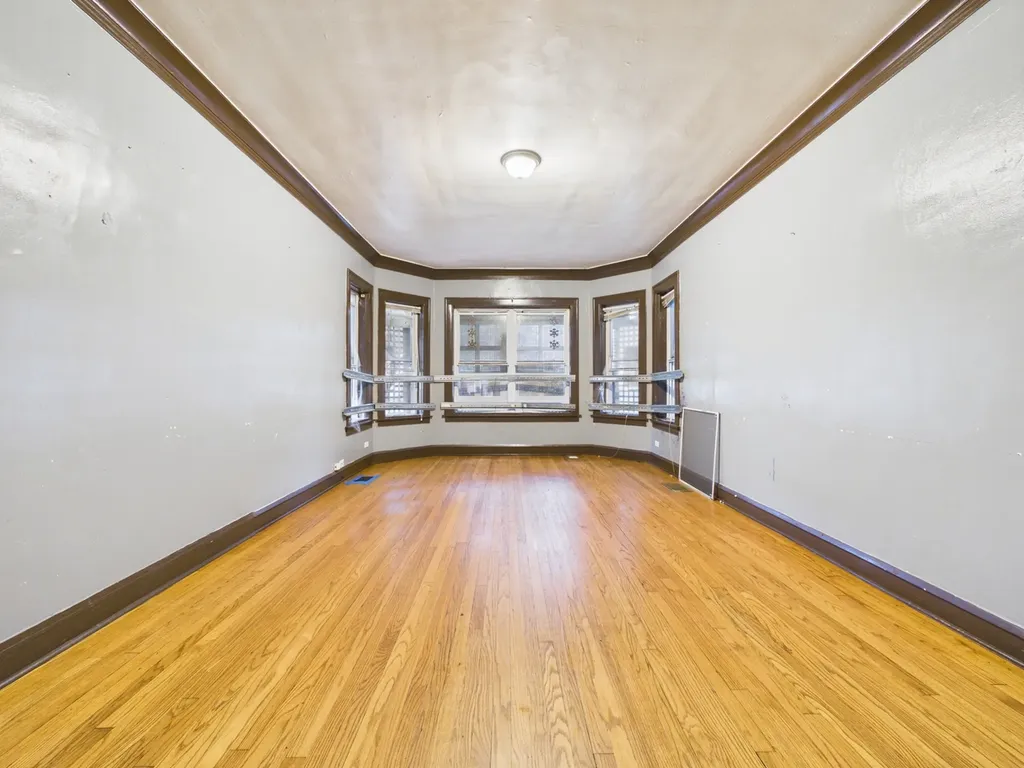 6123 South Troy Street Chicago IL 60629