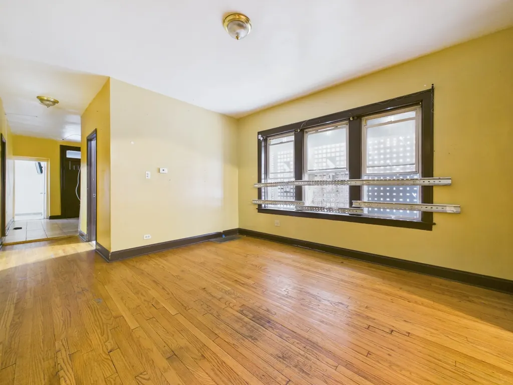 6123 South Troy Street Chicago IL 60629
