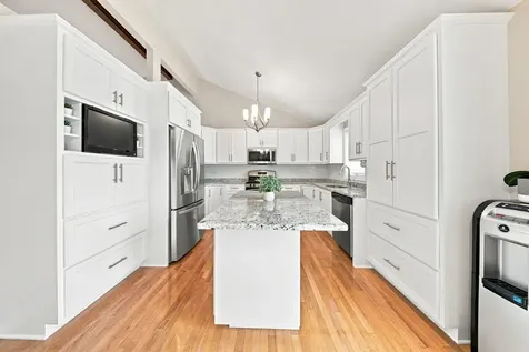 629 Poplar Avenue Romeoville IL 60446
