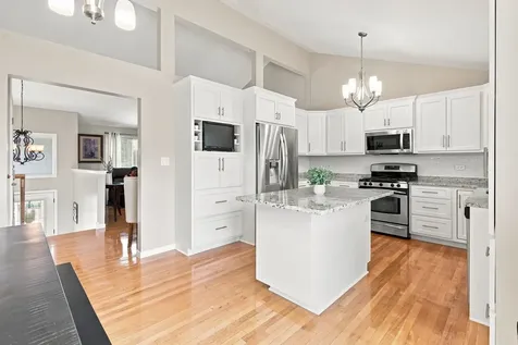 629 Poplar Avenue Romeoville IL 60446