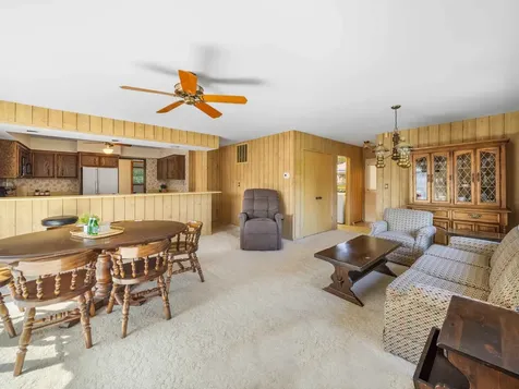 2531 William Avenue Glenview IL 60025