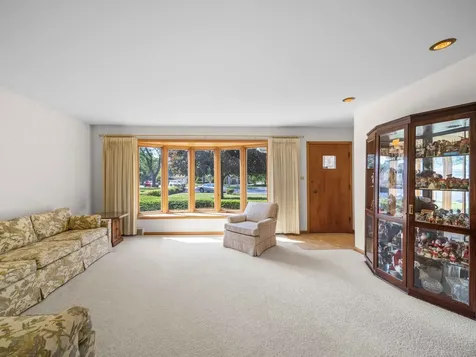 2531 William Avenue Glenview IL 60025