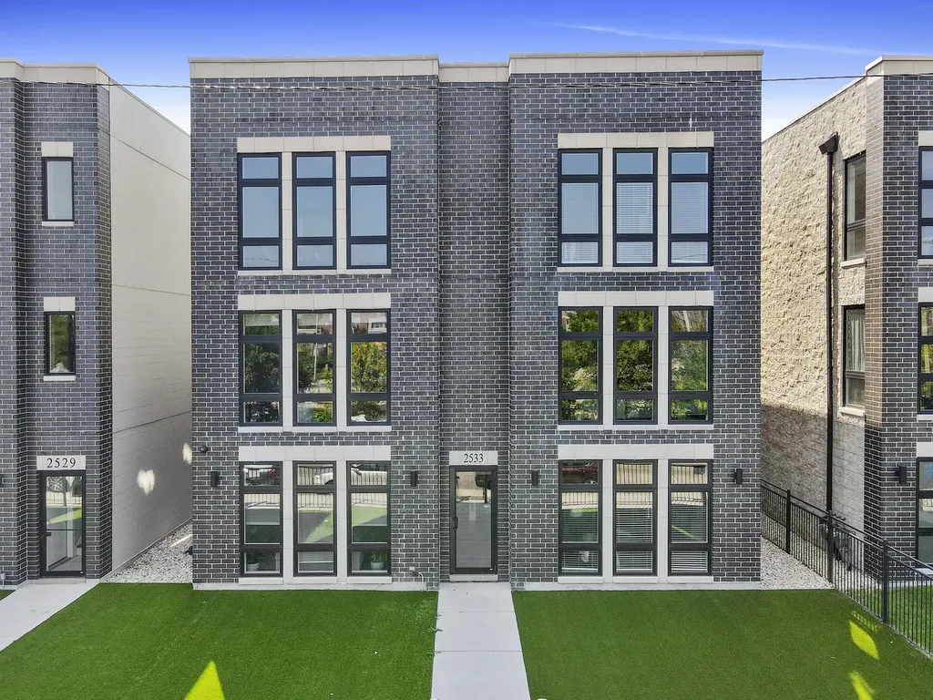 2533 West Congress Parkway Chicago IL 60612