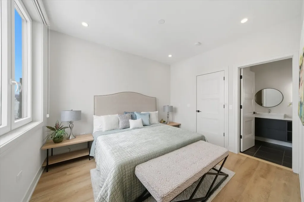 4250 West Belmont Avenue Chicago IL 60641