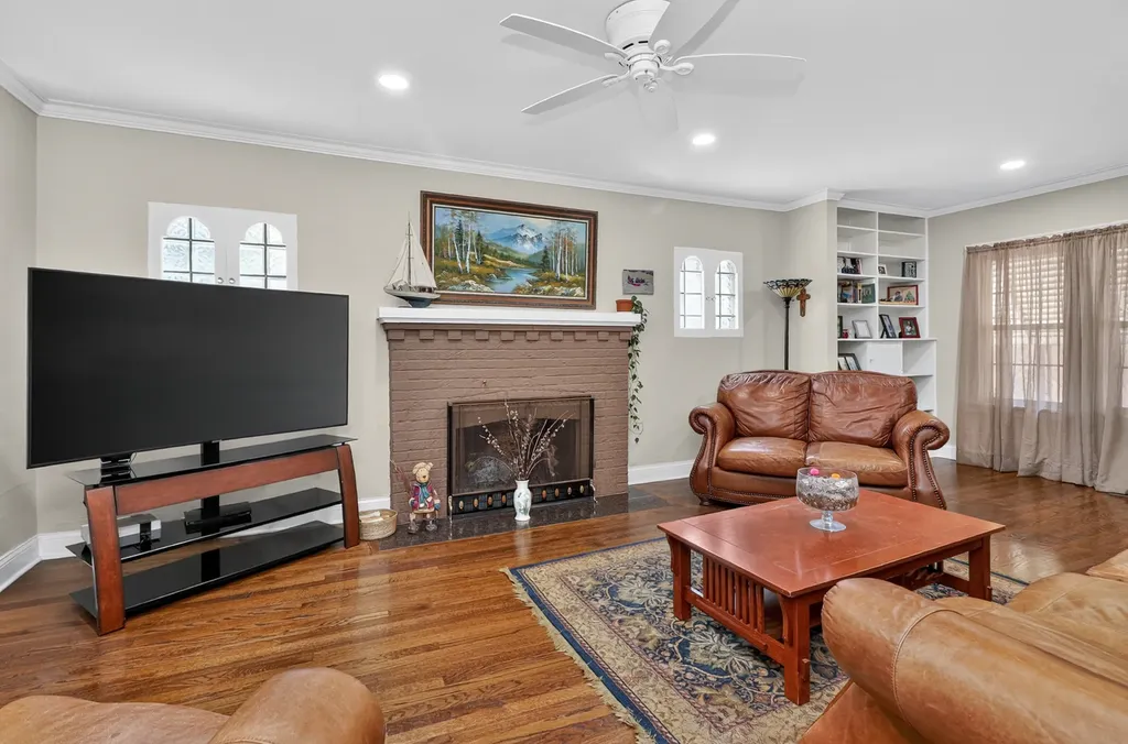 442 South Cornell Avenue Villa Park IL 60181