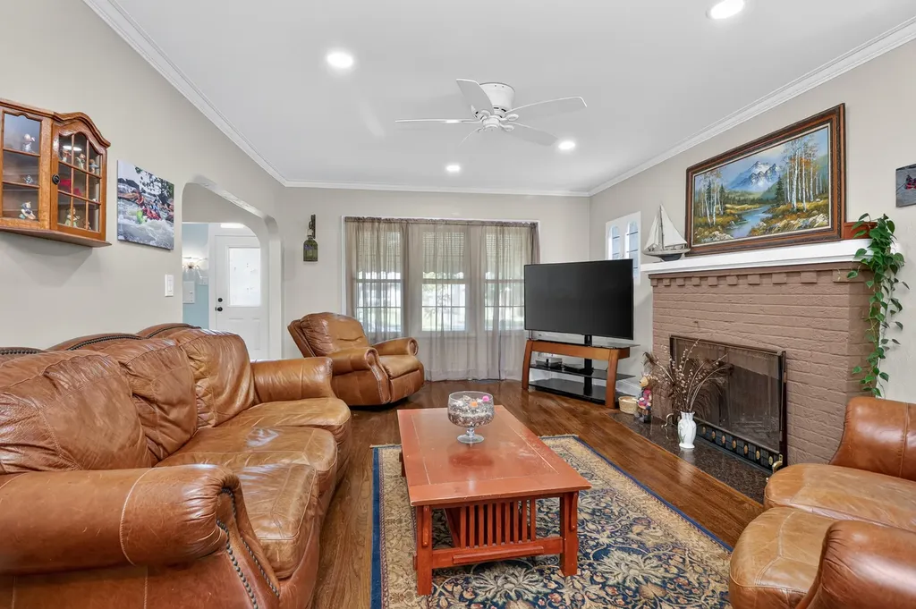 442 South Cornell Avenue Villa Park IL 60181
