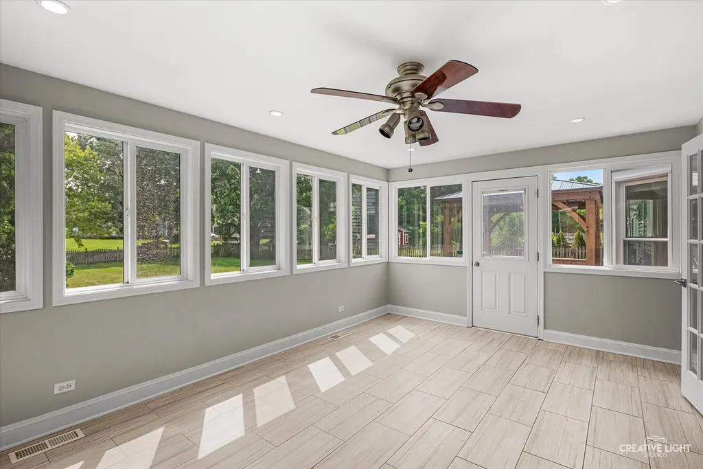 2476 Barkdoll Road Naperville IL 60565