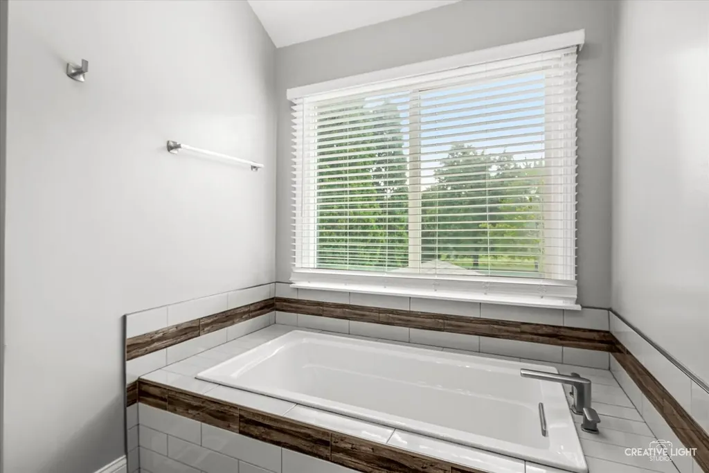 2476 Barkdoll Road Naperville IL 60565