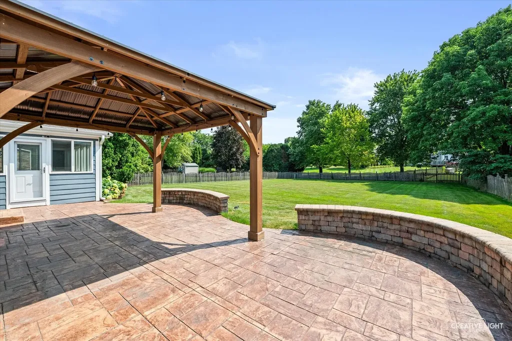 2476 Barkdoll Road Naperville IL 60565