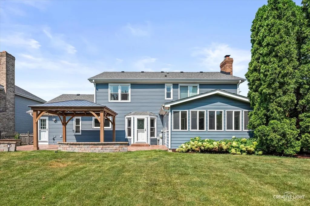2476 Barkdoll Road Naperville IL 60565