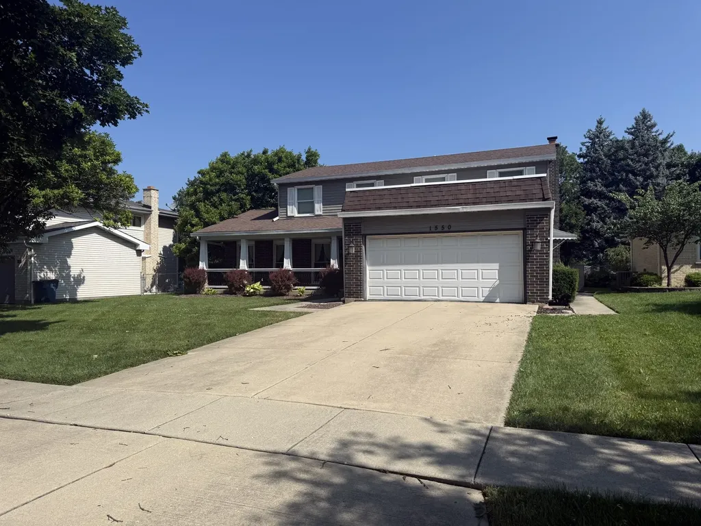 1550 West Goldengate Drive Addison IL 60101