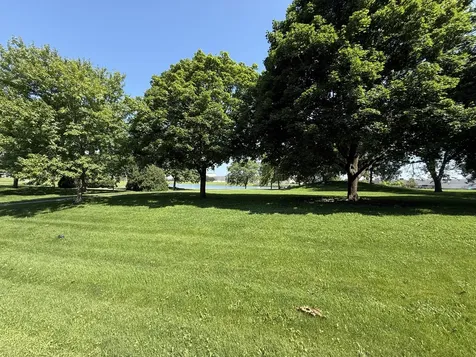 1550 West Goldengate Drive Addison IL 60101