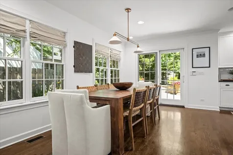 195 Lakeside Place Highland Park IL 60035