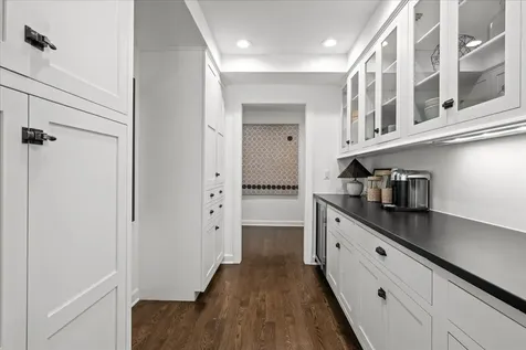 195 Lakeside Place Highland Park IL 60035
