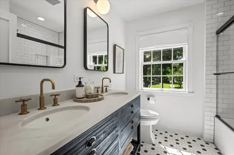 195 Lakeside Place Highland Park IL 60035