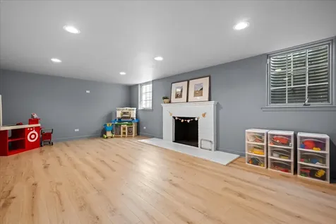 195 Lakeside Place Highland Park IL 60035