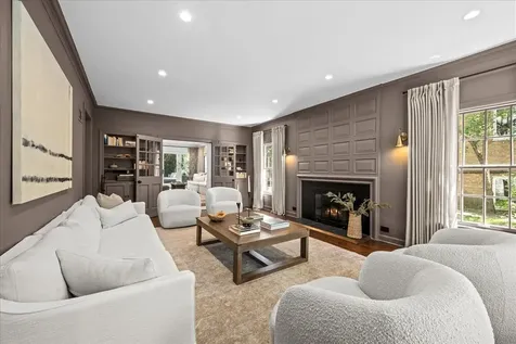 195 Lakeside Place Highland Park IL 60035