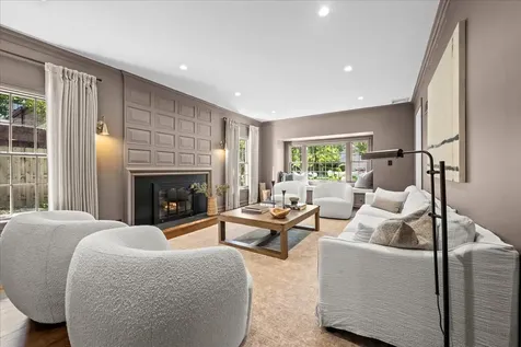 195 Lakeside Place Highland Park IL 60035