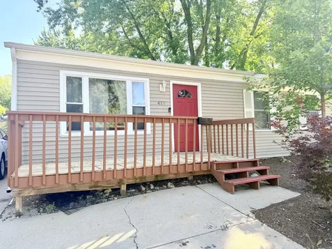 419 Singapore Lane Carpentersville IL 60110