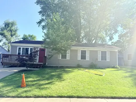 419 Singapore Lane Carpentersville IL 60110