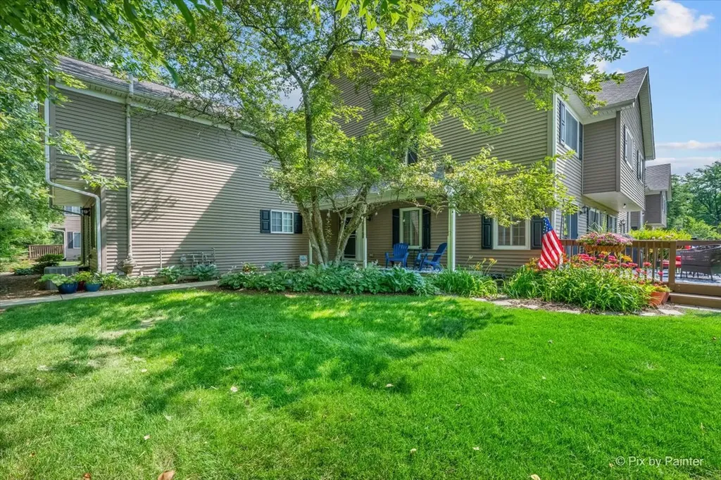 453 Village Creek Drive Lake In The Hills IL 60156