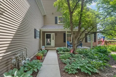 453 Village Creek Drive Lake In The Hills IL 60156