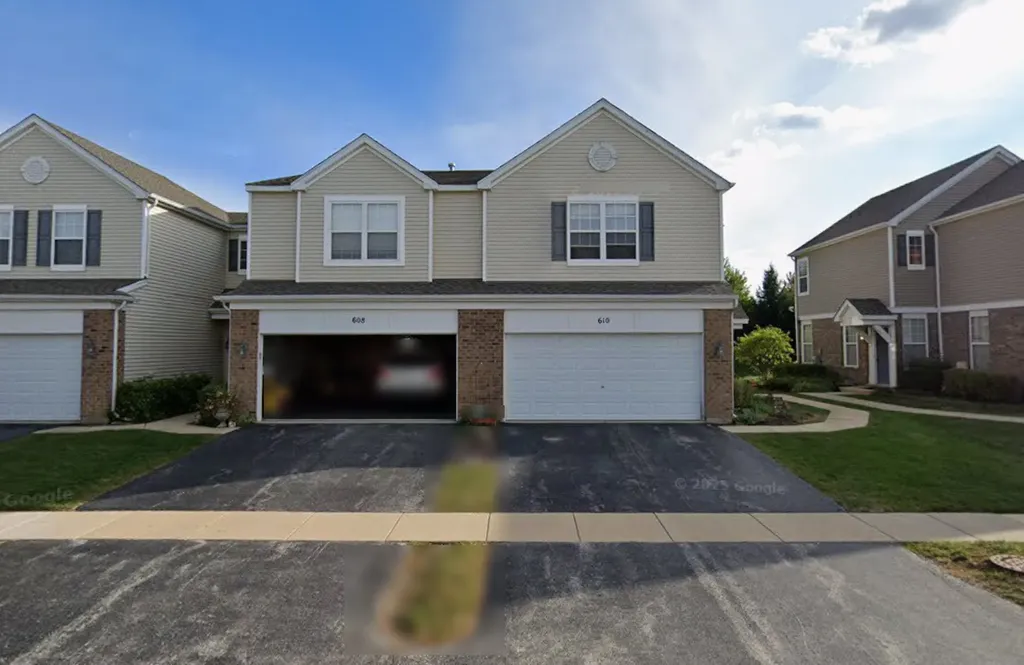 610 Springbrook Trail Oswego IL 60543