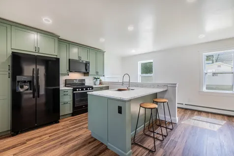 309 East Van Buren Street Ohio IL 61349