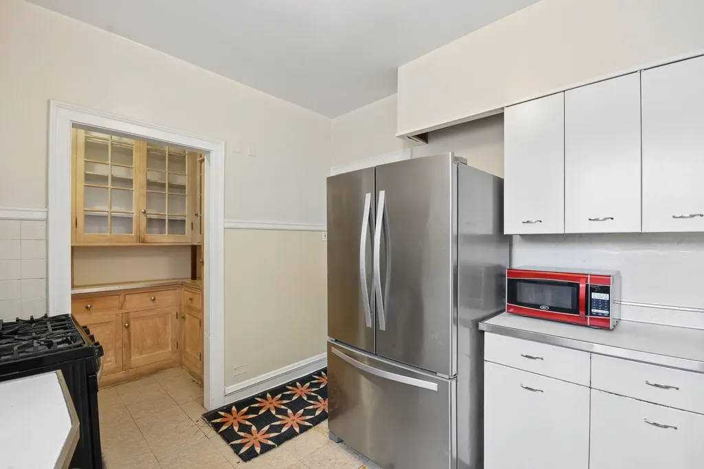 6935 South Crandon Avenue Chicago IL 60649