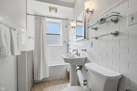 632 Sheridan Square Evanston IL 60202