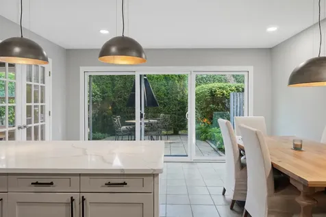 14 Robin Hood Lane Northfield IL 60093