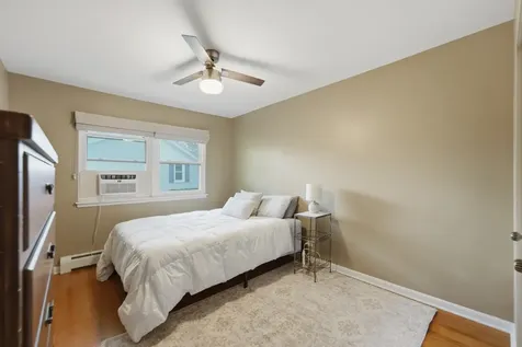 14 Robin Hood Lane Northfield IL 60093