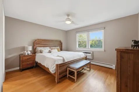14 Robin Hood Lane Northfield IL 60093