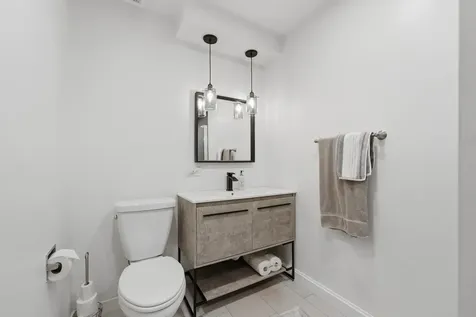14 Robin Hood Lane Northfield IL 60093