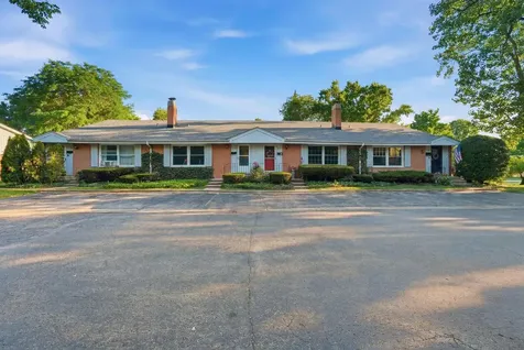 14 Robin Hood Lane Northfield IL 60093