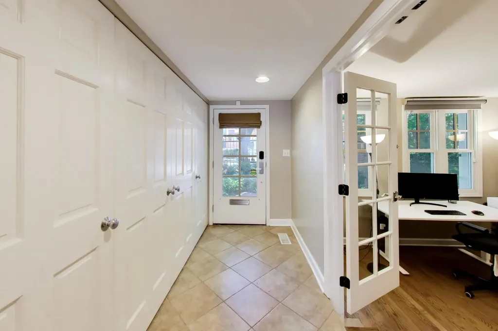 2648 North Southport Avenue Chicago IL 60614