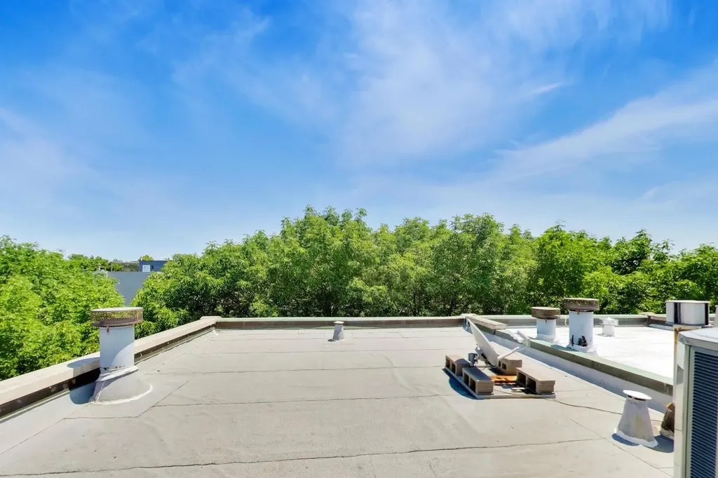 2648 North Southport Avenue Chicago IL 60614