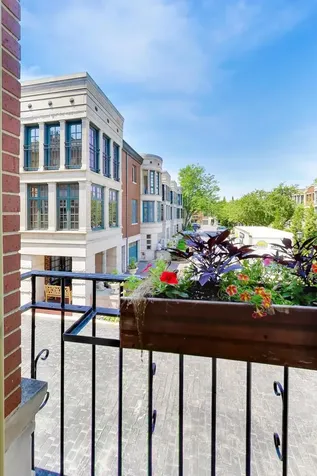 2648 North Southport Avenue Chicago IL 60614