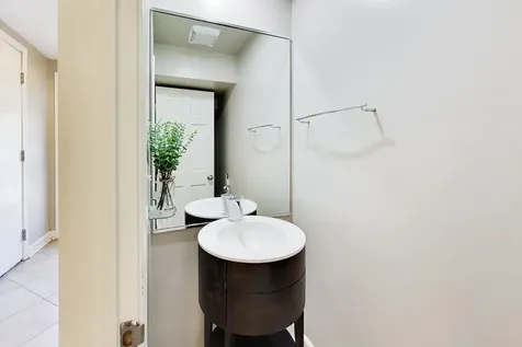 2648 North Southport Avenue Chicago IL 60614