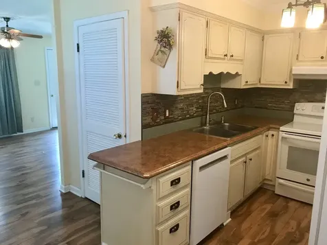 1714 Pike Street Peru IL 61354