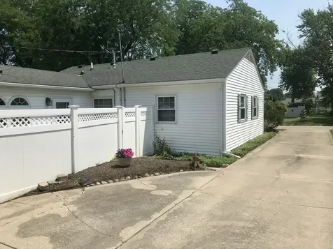 1714 Pike Street Peru IL 61354