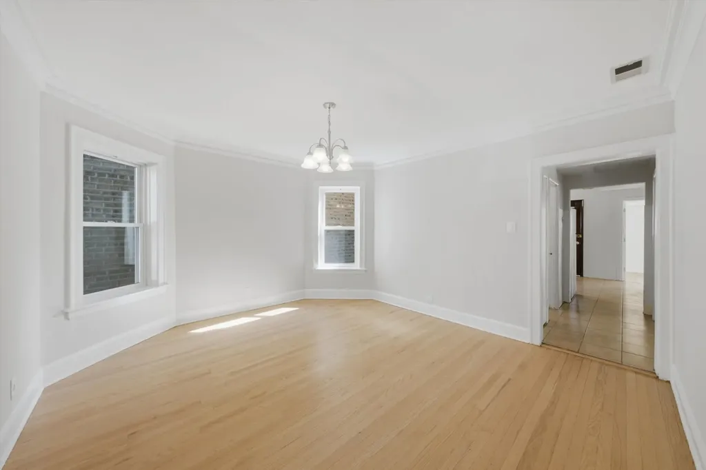 5706 North Maplewood Avenue Chicago IL 60659