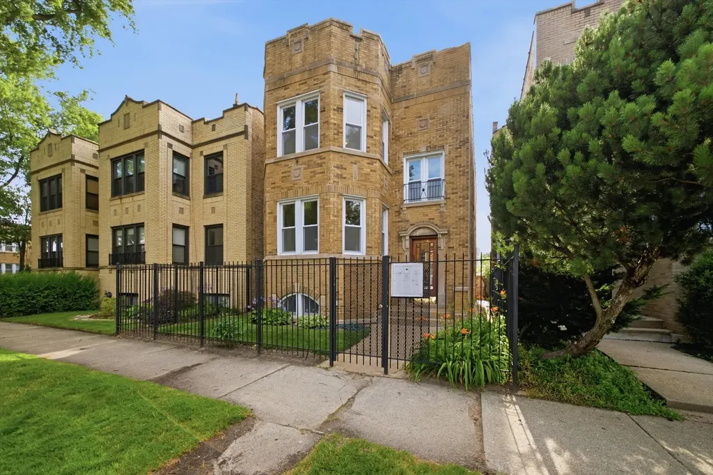 5706 North Maplewood Avenue Chicago IL 60659
